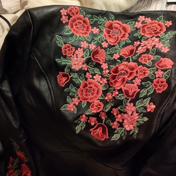 New Black leather Jacket w/embroidery - Picture 7 of 14
